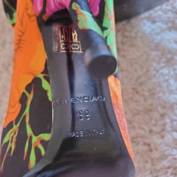 ✖️SOLD✖️ Auth BALENCIAGA floral knife boots - Picture 6 of 13